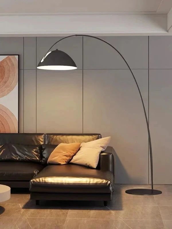 Lampadaire Design Minimaliste en Arc "Eclipse"