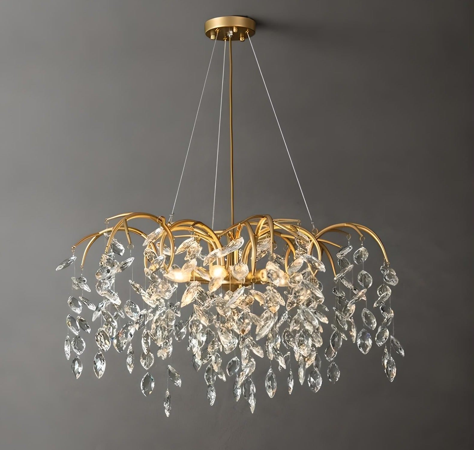 Lustre en Cristal Doré Design Créatif