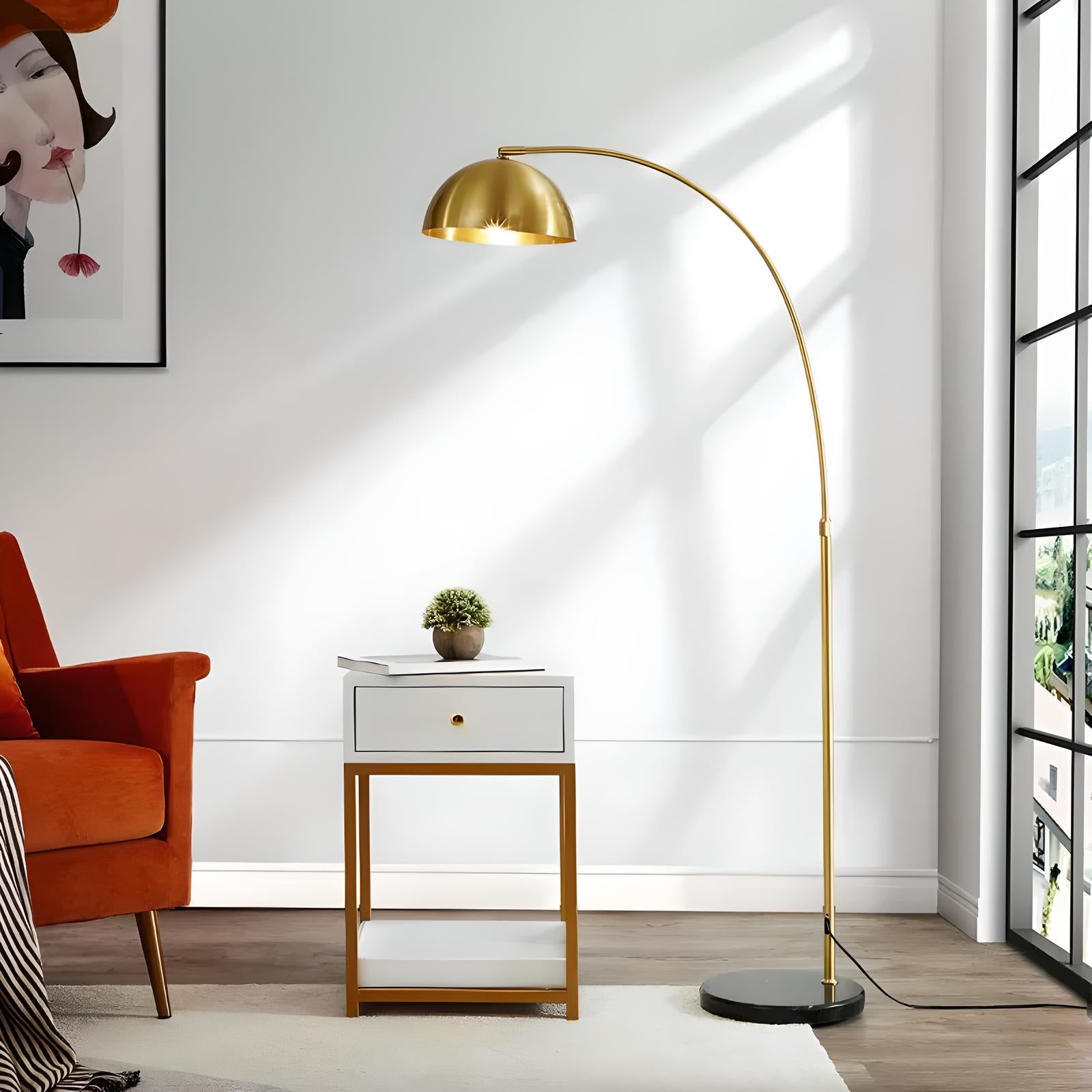 Lampadaire en Arc Doré Design