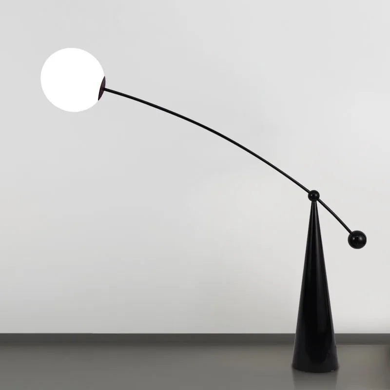 Lampadaire Design Italien "Arc Minimaliste"